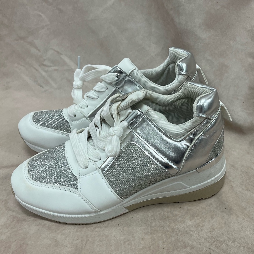 Rouge Helium Silver and White Sneakers